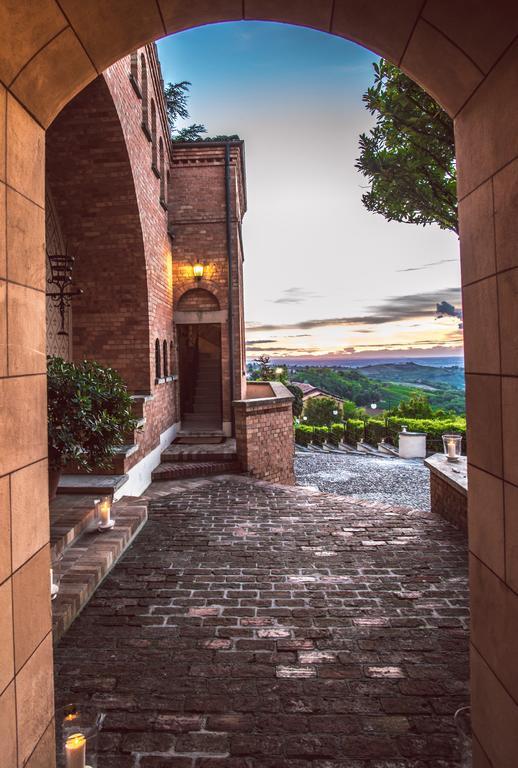 Castello Di Mornico Losana Esterno foto