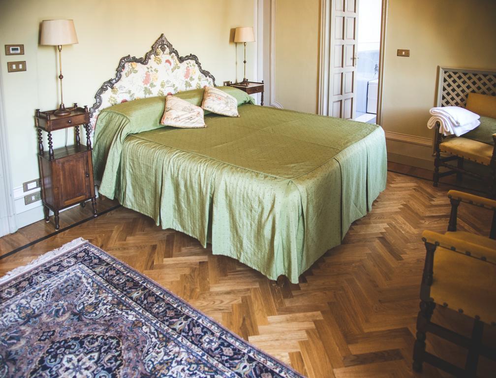 Castello Di Mornico Losana Esterno foto